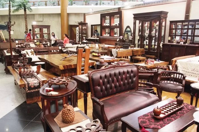 Ekspor Produk Furnitur Indonesia: Jenis Produk Unggulan, Regulasi dan Dokumen Ekspor, Strategi Pemasaran Global, Tantangan, serta Peluang Pasar Internasional untuk Meningkatkan Devisa dan Industri Furnitur Nasional