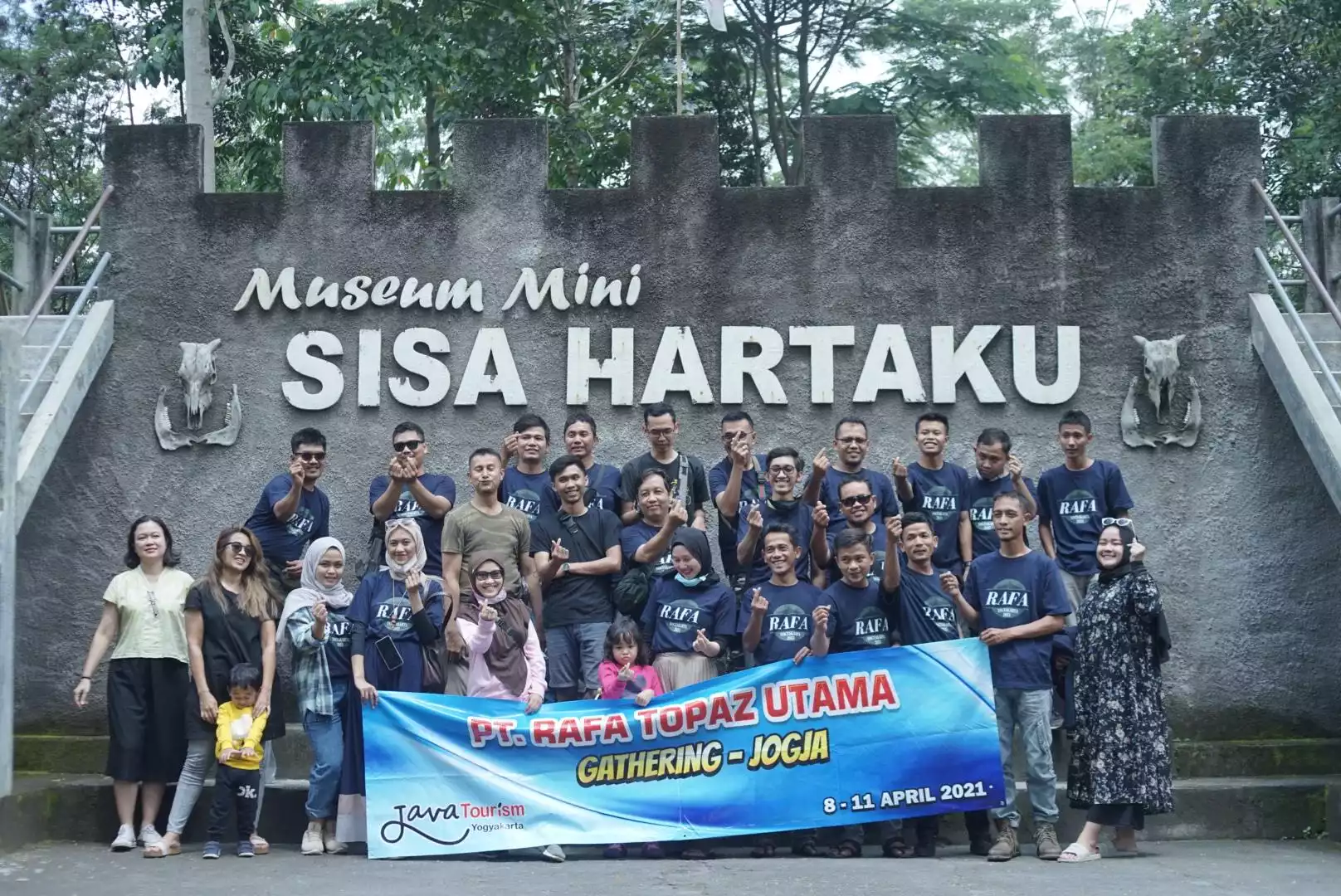 Perjalanan Rombongan Wisata Kantor yang Seru, Hemat, dan Berkesan dengan Tips Persiapan, Rekomendasi Destinasi, Aktivitas Team Building, Strategi Transportasi, dan Panduan Menikmati Liburan Bersama Rekan Kerja