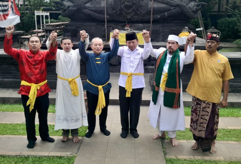 “Spiritualitas Lintas Agama dan Budaya: Menemukan Kedamaian Batin, Koneksi Universal, dan Keharmonisan Hidup di Dunia Multikultural”